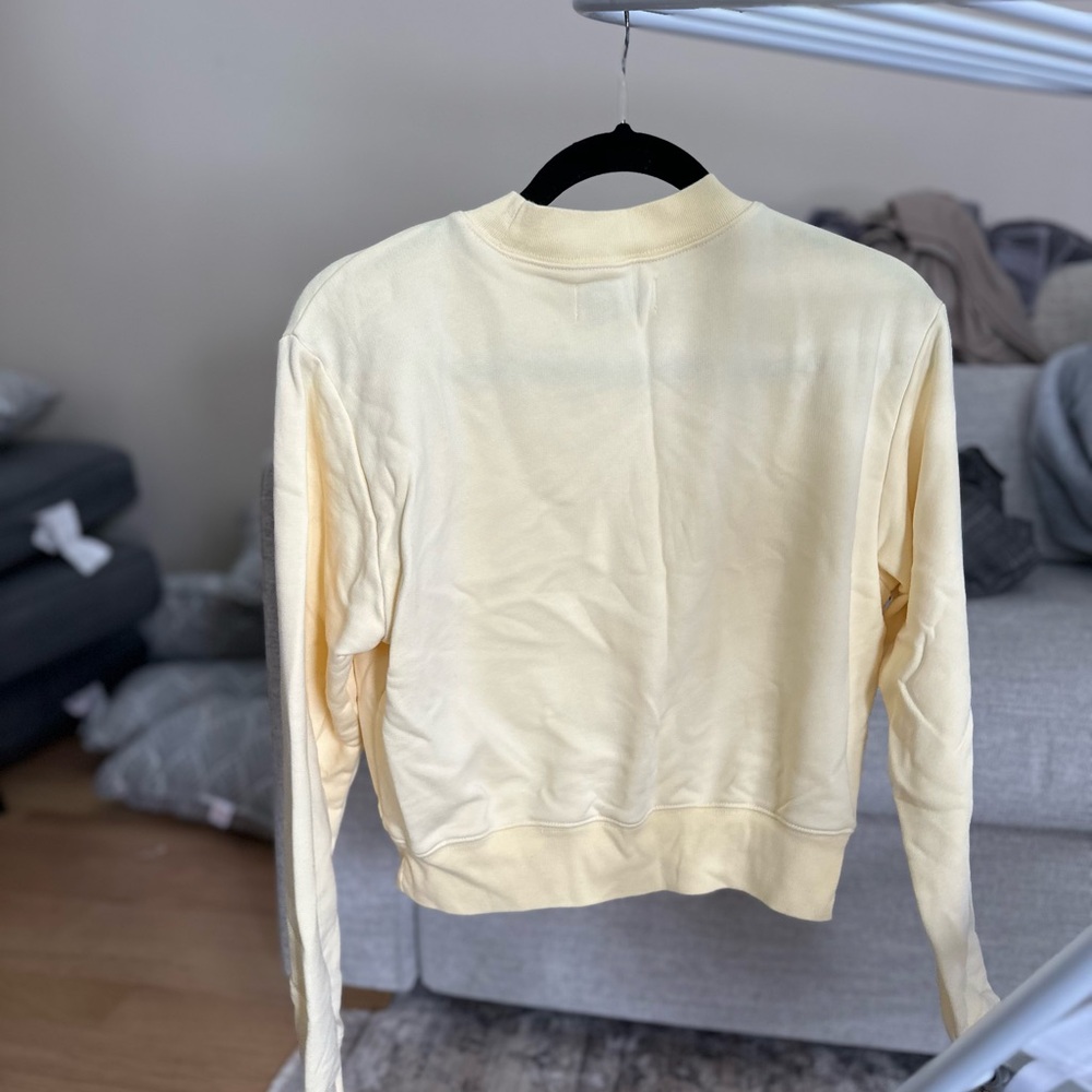 Aritzia Cream Sweatshirt - Picture 3 of 4